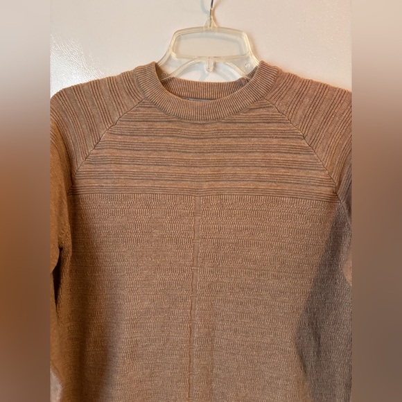 Arianna by Howard’s beige knit tunic fringed hem, size L/XL - Picture 2 of 7